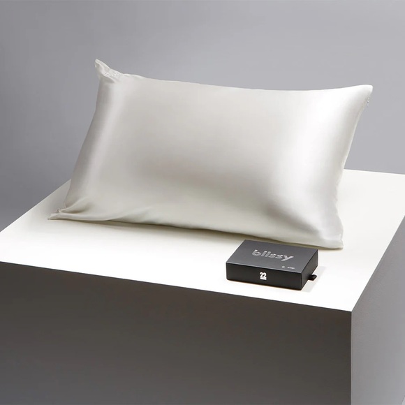 BLISSY Silk Pillowcase White Size Standard - Picture 1 of 13